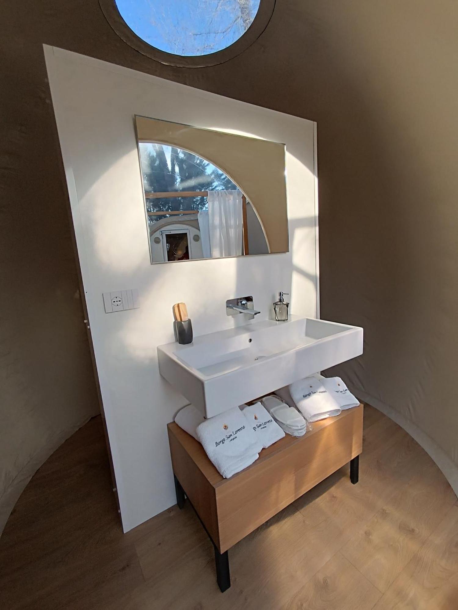 Bubble Room Puglia Villa Bautier Bubblenights เชรินโญลา ภายนอก รูปภาพ